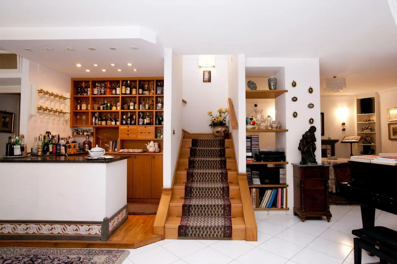 Casa 12 B&B Napoli Bed & Breakfast